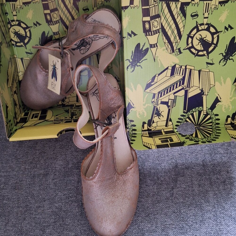 Shoes - Picture 2 of 3